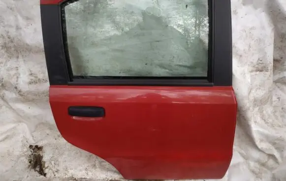 Fiat Panda II Rear door raudonos