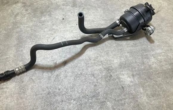 BMW 6 E63 E64 Power steering fluid tank/reservoir 1097164