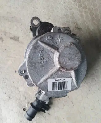 Renault Master III Vacuum pump 8200902378