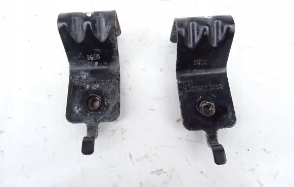 Opel Astra K Tailgate/trunk/boot hinge GM13423699