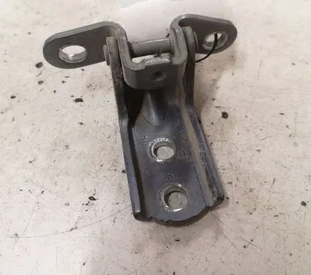 Hyundai Santa Fe Rear door lower hinge