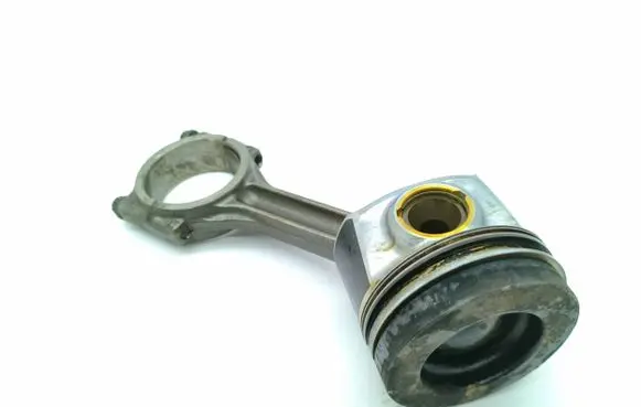 Volkswagen PASSAT B8 Piston with connecting rod 81L150