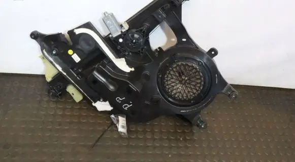Citroen Berlingo Front window lifting mechanism without motor