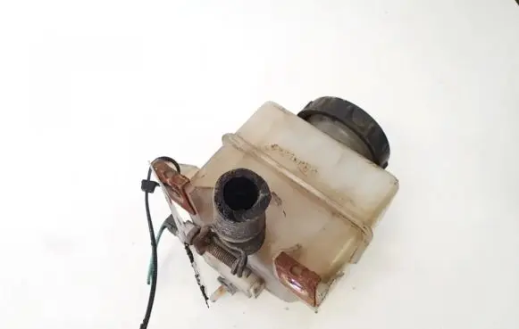 Brake fluid reservoir