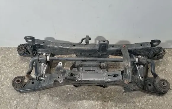 Toyota Avensis T270 Rear subframe 159171094