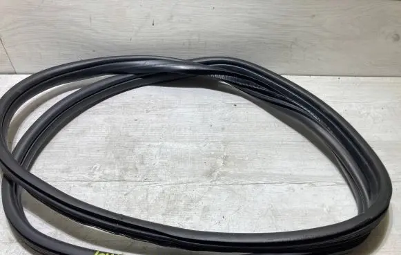 Front door rubber seal