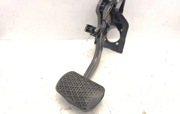 Mercedes-Benz S W220 Brake pedal A2202900619