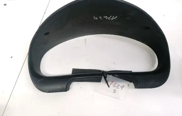Mitsubishi Carisma Dashboard trim MR114066