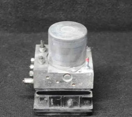 Toyota Avensis T270 ABS Pump 0265950749 4454005070