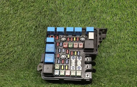 KIA Ceed Fuse module 919501H030