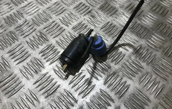 Volkswagen Polo Windscreen/windshield washer pump