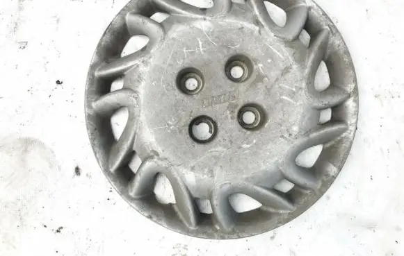 Fiat Punto (176) R14 wheel hub/cap/trim 46476568