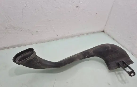 Opel Astra J Air intake hose/pipe 13307080