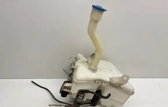 Toyota Auris 150 Windshield washer fluid reservoir/tank 8535002060 19020815202 335002060