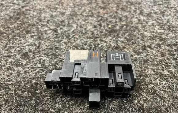 Mercedes-Benz C W206 Current control relay A2339060202