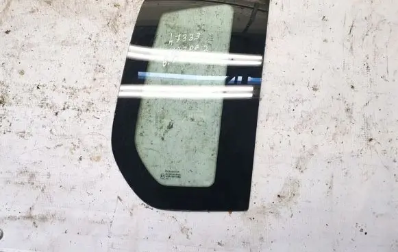 Mazda 2 Rear side window