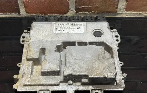 Mercedes-Benz Vito Viano W447 Engine control unit/module A6549009400 0281037185