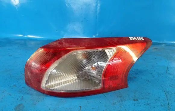 Mitsubishi Lancer VIII Boot/trunk interior light 8330A278
