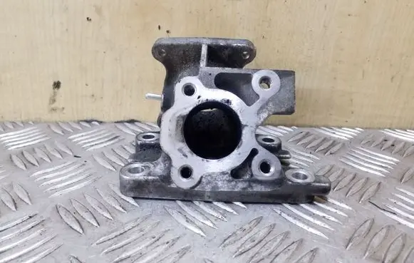 Toyota Auris E180 Other engine bay part