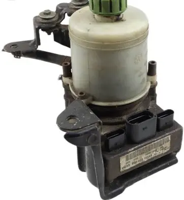 Volkswagen Polo IV 9N3 Power steering pump 6Q0423155AA