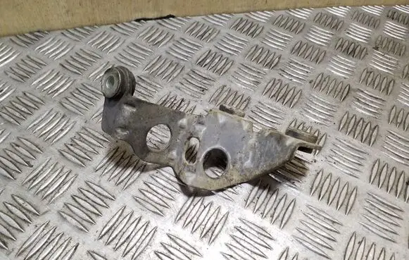 Skoda Octavia Mk2 (1Z) Gear shift cable bracket 