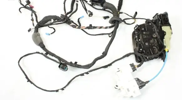 BMW 8 G15 Front door lock 7477699