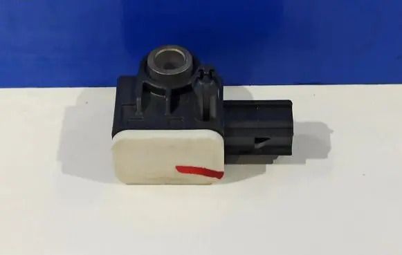 Volvo S60 Airbag deployment crash/impact sensor 31334336