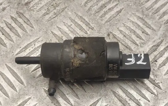 Audi A5 Sportback 8TA Windscreen/windshield washer pump 8K5955647