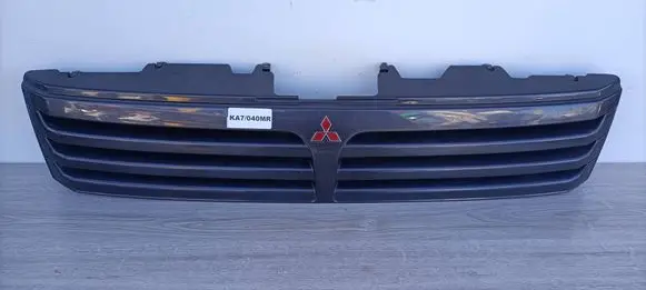 Mitsubishi Space Wagon Front bumper upper radiator grill MR275627