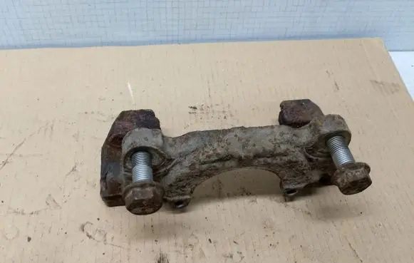 Skoda Octavia Mk2 (1Z) Front Brake Caliper Pad/Carrier 