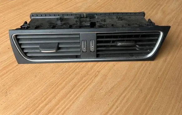 Audi A4 S4 B8 8K Dash center air vent grill 8T2820951D