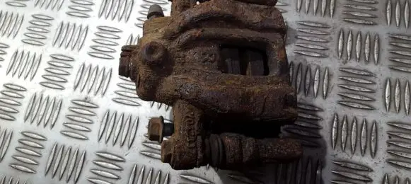 Honda CR-V Rear brake caliper