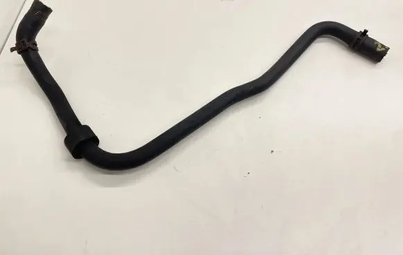 Volkswagen Touran I Engine coolant pipe/hose