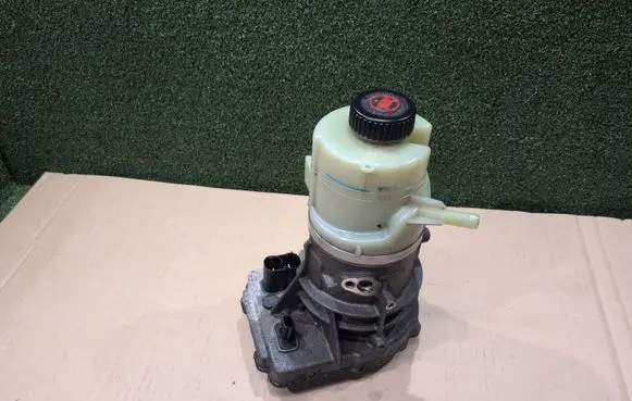 Renault Trafic III (X82) Power steering pump 491101208R 93868479 A0039511D