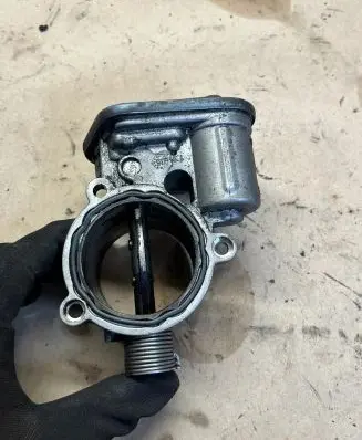 BMW 1 E81 E87 Engine shut-off valve 779148103 B52830153