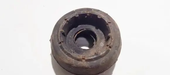 Volkswagen PASSAT B4 Coil spring mount 357412331a