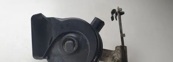 Volkswagen PASSAT B7 Horn signal