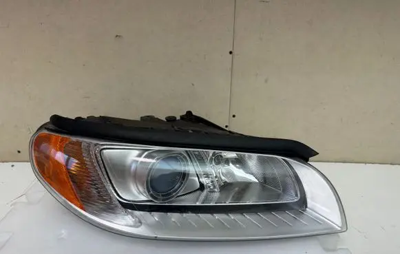 Volvo XC70 Headlight/headlamp 31214348 6333200001