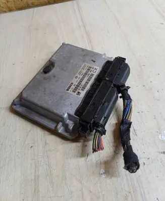 Opel Vectra B Engine control unit/module 0281001874 28SA3873 09136119