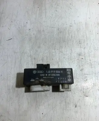 Coolant fan relay