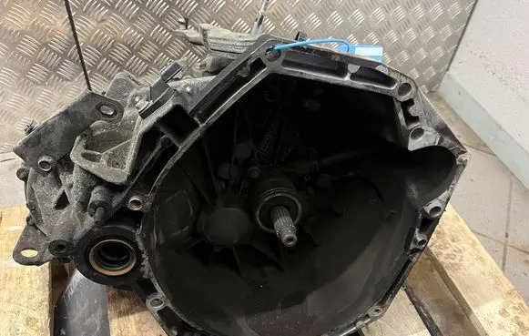 Nissan Qashqai+2 Manual 5 speed gearbox 