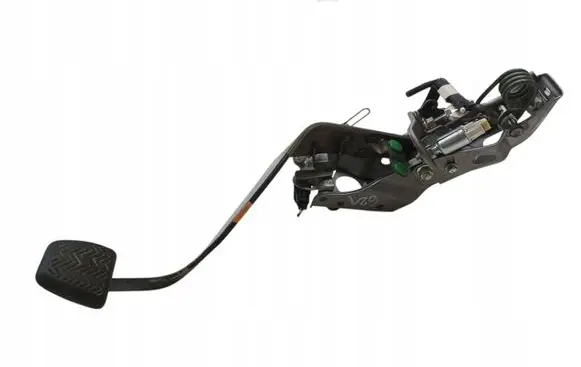 Toyota RAV 4 (XA40) Clutch pedal 