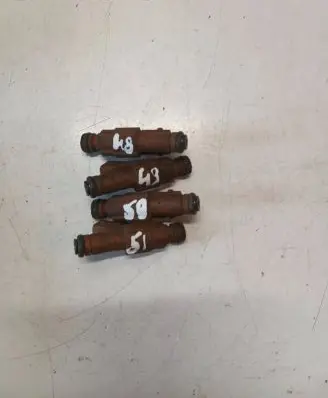 Volvo XC70 Fuel injector 9186340