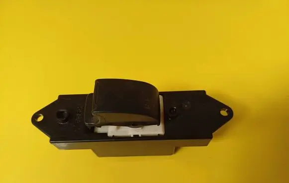 Mitsubishi Colt Electric window control switch MR587944