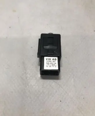 Skoda Fabia Mk3 (NJ) AUX in-socket connector 5Q0035724