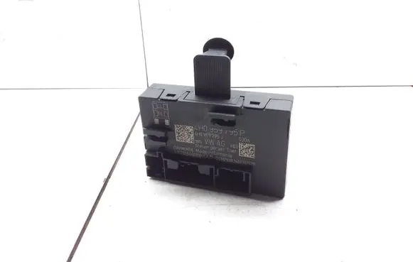 Volkswagen Touareg II Door control unit/module 4H0959795P 4H0959795J