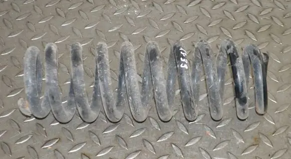 Suzuki Grand Vitara II Rear coil spring
