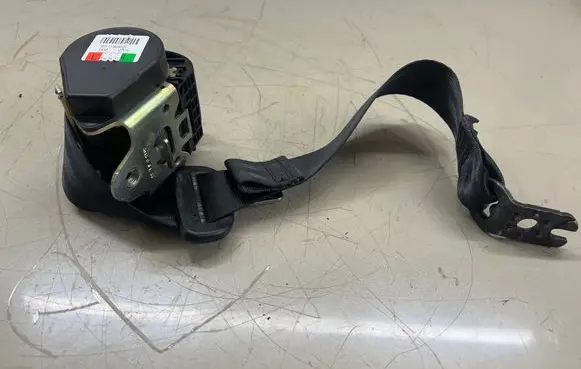 Seat Leon (5F) Rear seatbelt 621180600