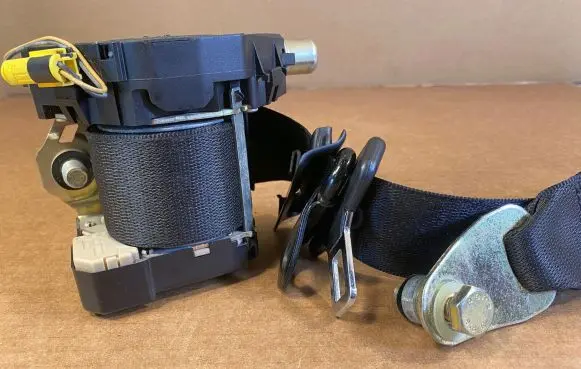 Mercedes-Benz G W461 W463 1st Gen Rear seatbelt A4638602085