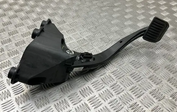 Jeep Grand Cherokee WL Brake pedal 68360646AA TWL703612A1500